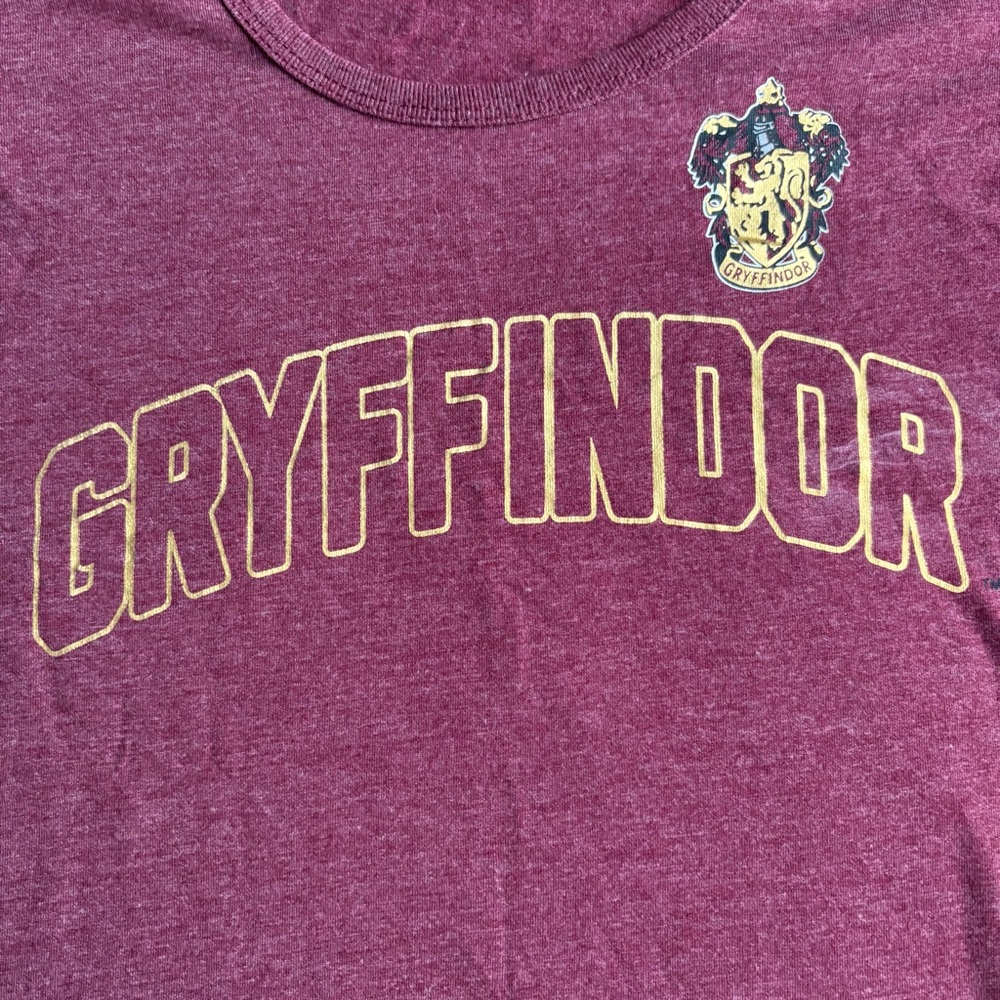 Warner Bros. Gryffindor Maroon Tee with Stripes - Picture 5 of 8